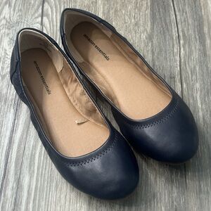 NWOT Amazon Essentials Navy Blue Ballet Flats size 9W